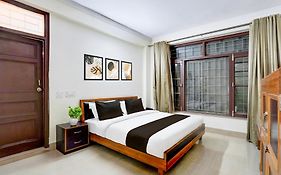 Townhouse Mall Road Near Library Chowk
